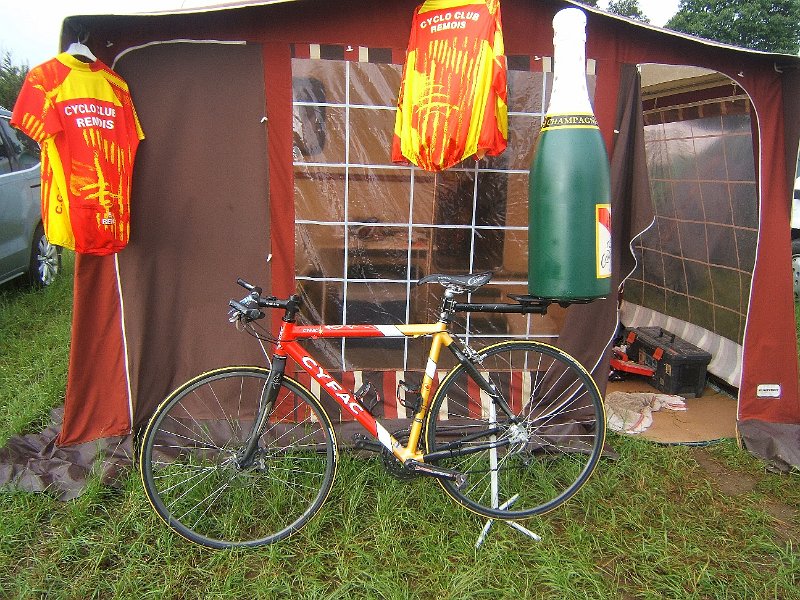 2011-08-07 76 Nouvel equipement du velo de Guy.JPG